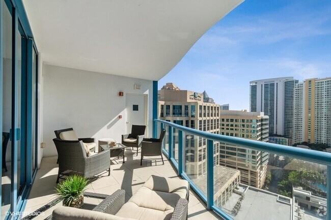Building Photo - 333 Las Olas Way