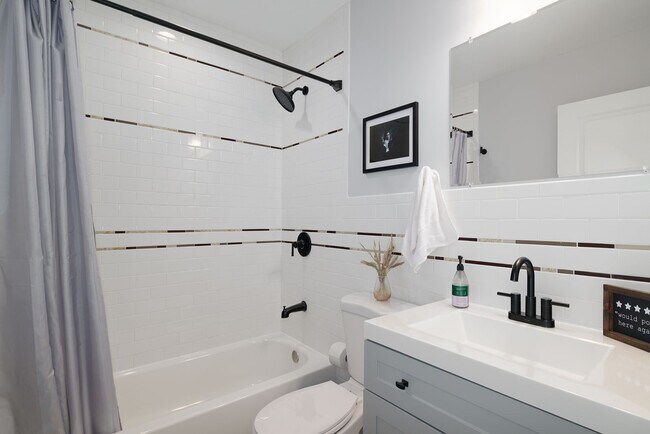 Building Photo - Four Bed Olde Kensington/Fishtown Home