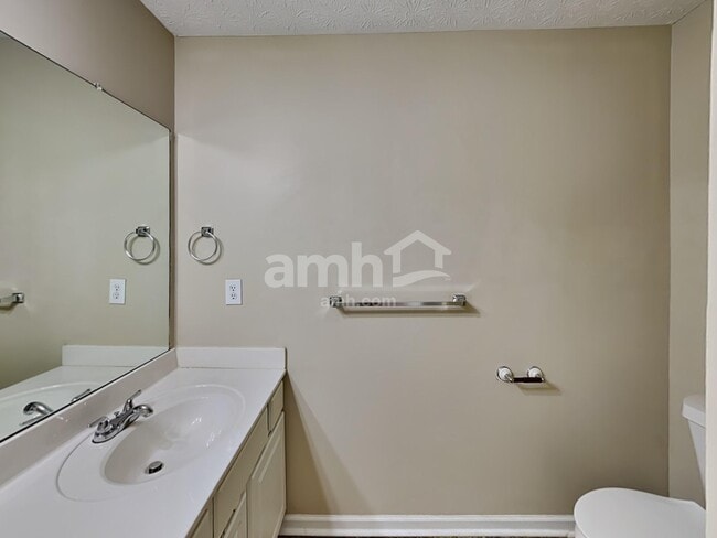 Building Photo - 2410 Greenside Ct