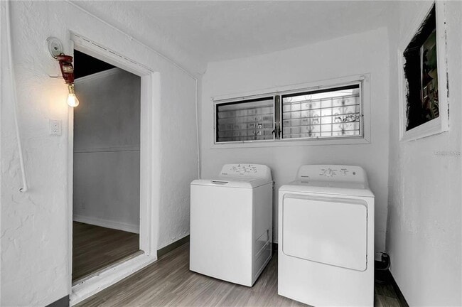 Building Photo - 2701 N Fremont Ave