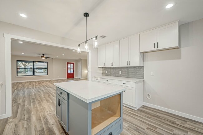 Building Photo - 2111 Nina Lee Ln