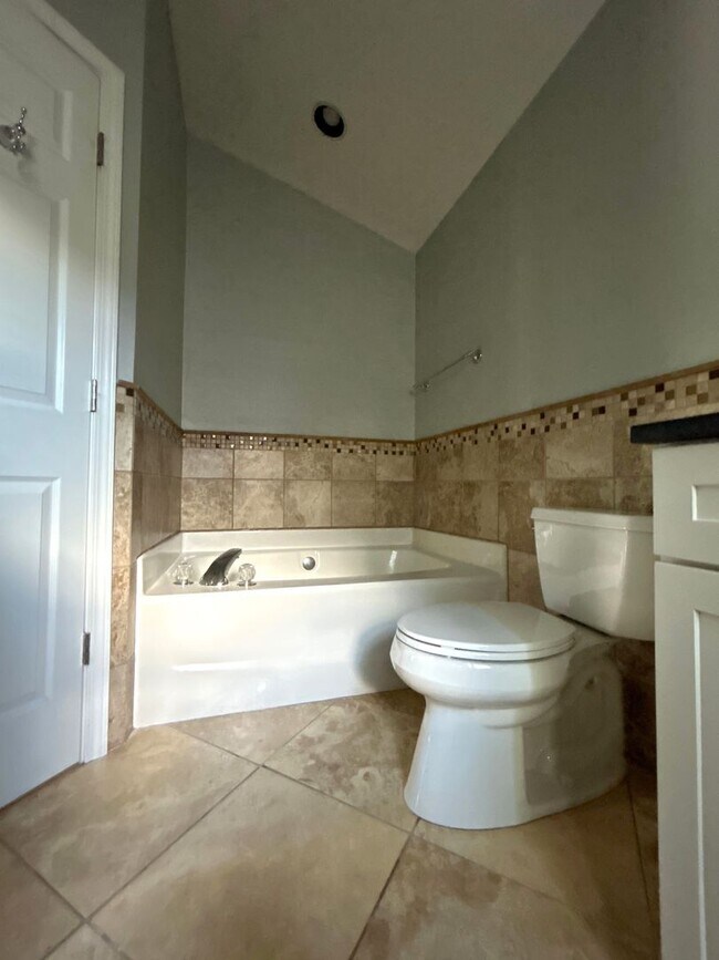 Building Photo - T.R. Lawing Realty Property