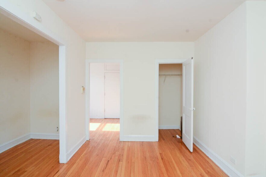 Building Photo - 2649.5 N Spaulding Ave