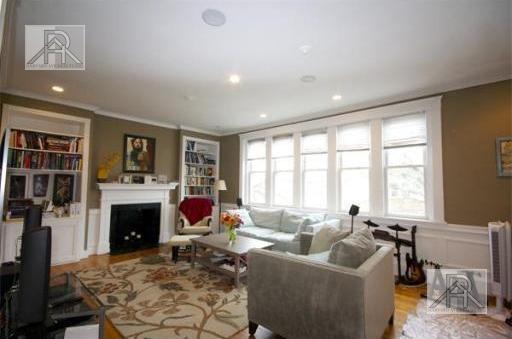 Building Photo - 330 Saint Paul St