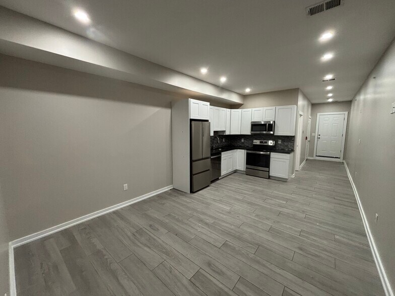 Building Photo - 2222 N 17th St