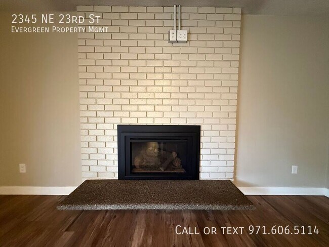 Building Photo - 2345 NE 23rd St