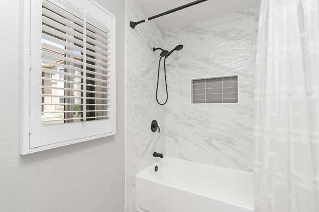 Building Photo - Stunning, Serene and Modern Luxury!