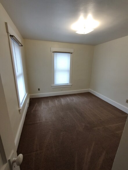 Building Photo - 2718 9th St SW