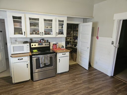 Building Photo - 2423 E St Vrain St