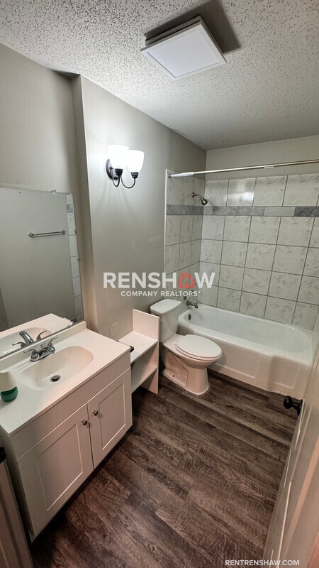 Building Photo - 1872 Parnassus St