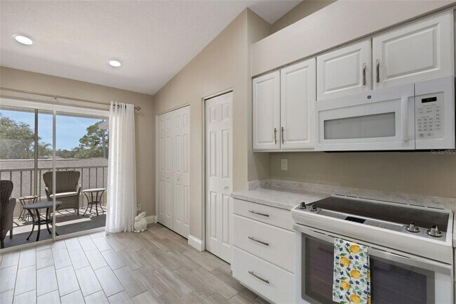 Building Photo - 8921 Veranda Way