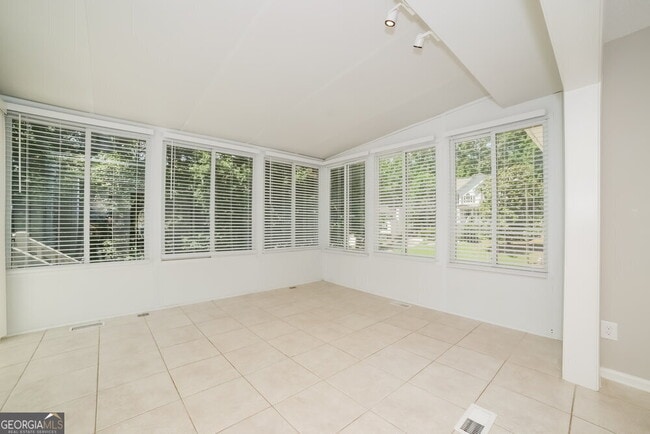 Building Photo - 6868 Robinwood Trail