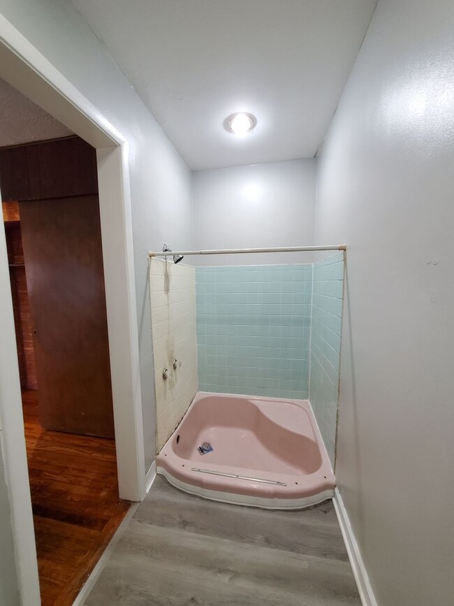 Building Photo - 3 BEDROOM SINGLE FAMILY HOME