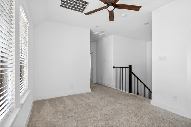 Building Photo - 7613 Reis Ln