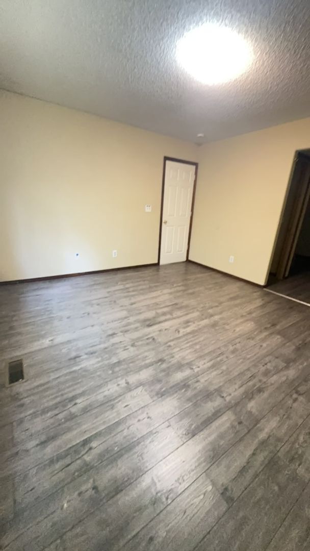 Building Photo - Spacious Antelope Meadows 5BD Home in Nort...