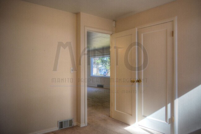 Building Photo - **COMING SOON** Spacious Hobby Home