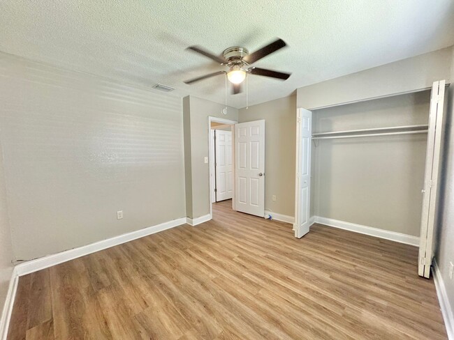 Building Photo - Winter Haven Apartment