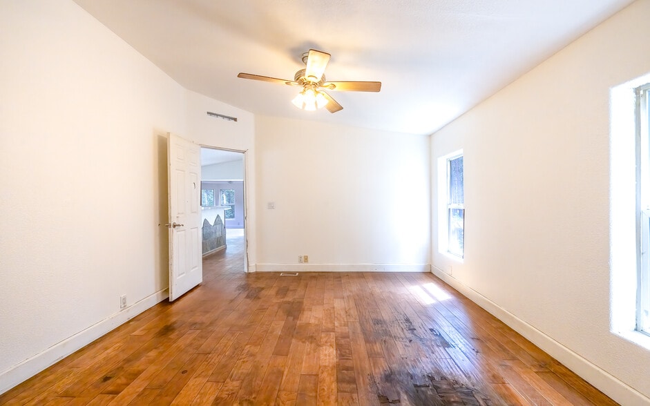 Primary Bedroom - 865 Silver Creek Rd