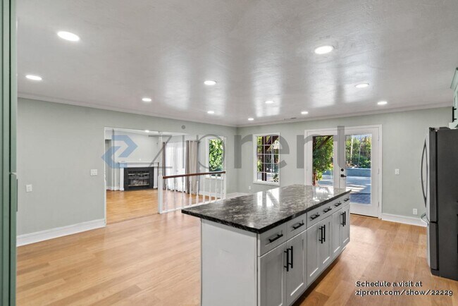 Building Photo - 1688 Merrill Dr