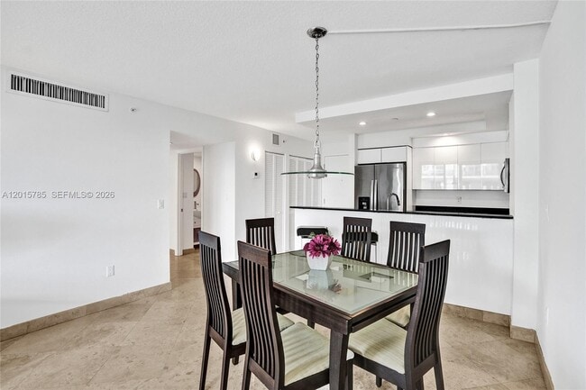 Building Photo - 6917 Collins Ave