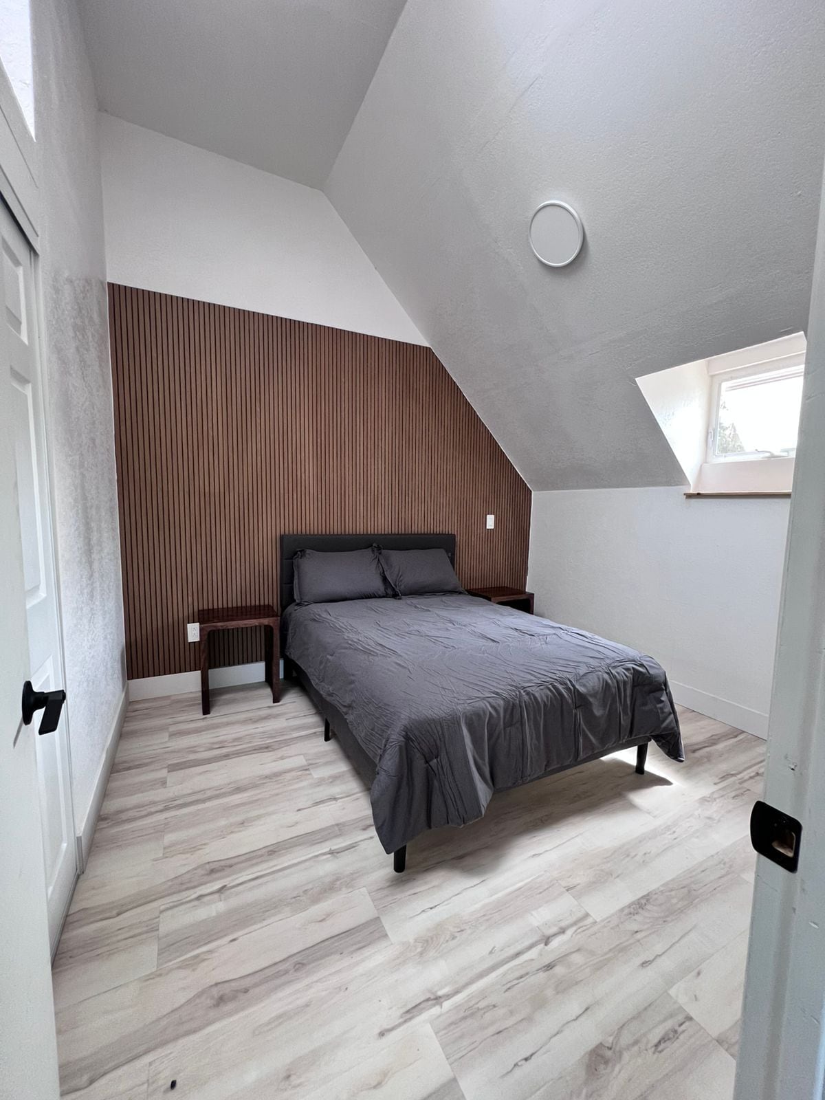 Building Photo - 496 Carr Ave