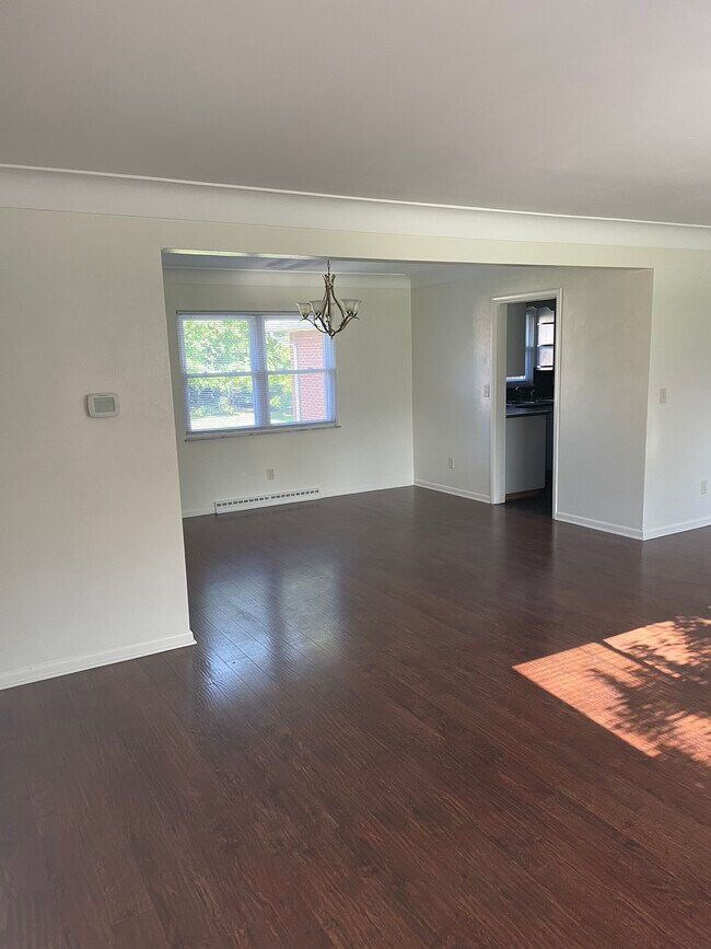 Dining Room - 256 Williams St