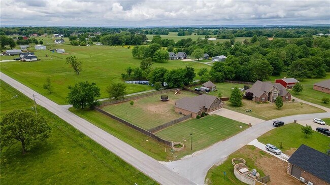 Building Photo - 13427 Meadow Ridge