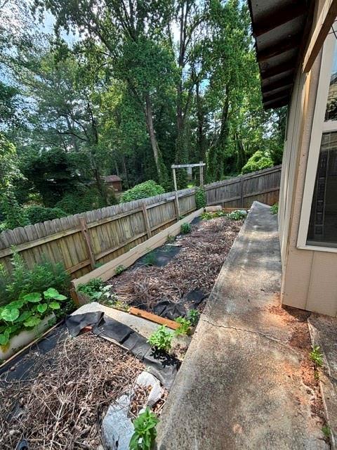 Building Photo - 2570 Trelipe Dr
