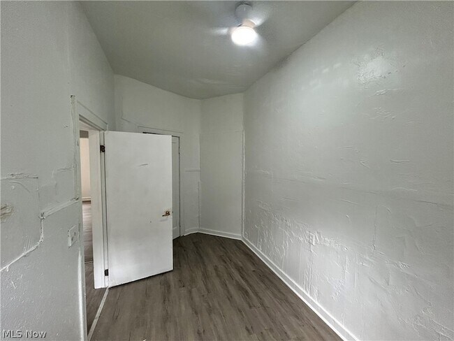 Building Photo - 3654 E 53rd St