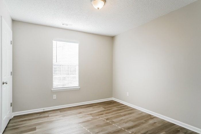 Building Photo - 300 Beech Hill Ct