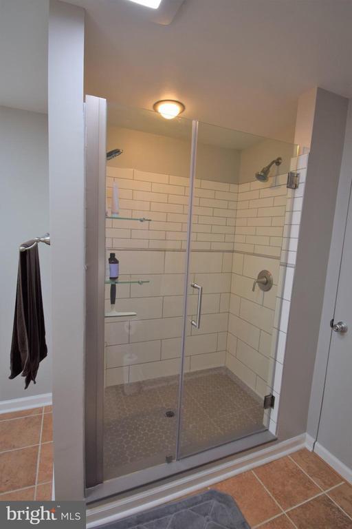 Building Photo - 8811 Badger Dr