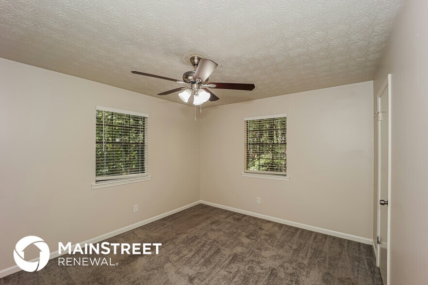 Building Photo - 140 Hunt Ridge Dr