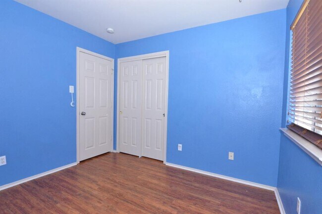 Building Photo - 115 Teasley