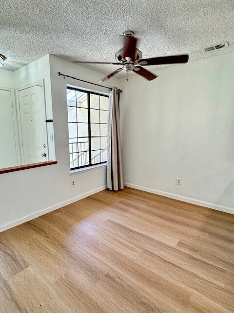 Building Photo - 3049 Fostoria Cir