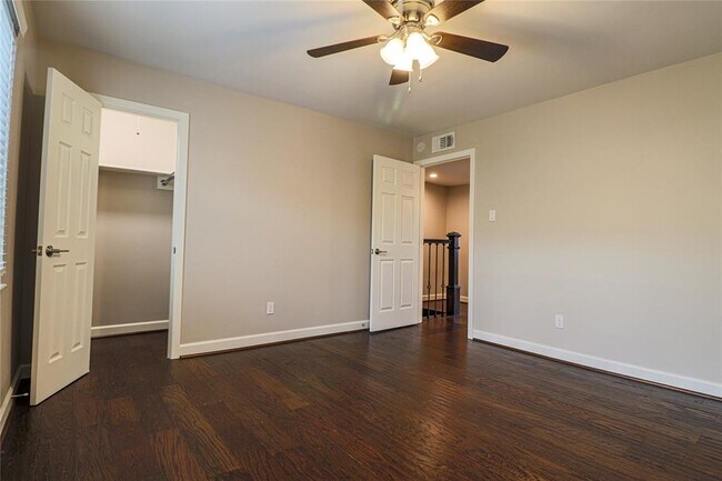 Building Photo - 2744 Briarhurst Dr