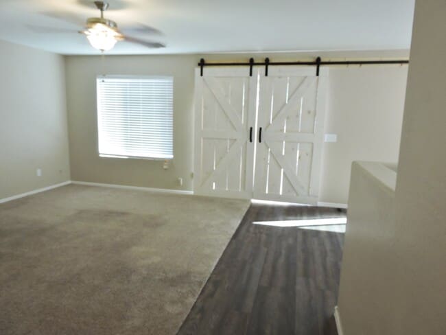 Building Photo - 4 BEDROOM 2 1/2 BATHROOM WITH OFFICE AND LOFT