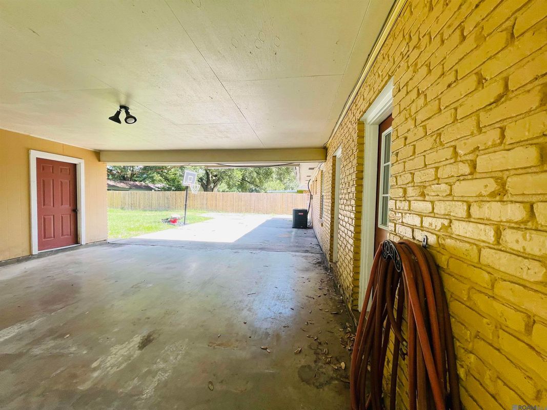 Building Photo - 4036 Ridgemont Dr