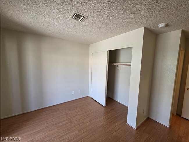 Building Photo - 2200 Highpointe Dr
