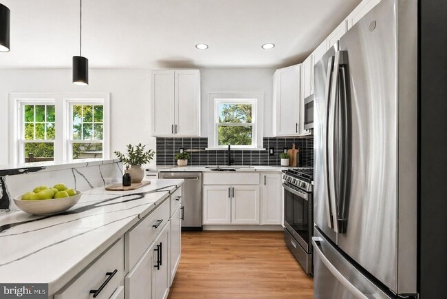 Building Photo - 5309 Chesapeake Rd