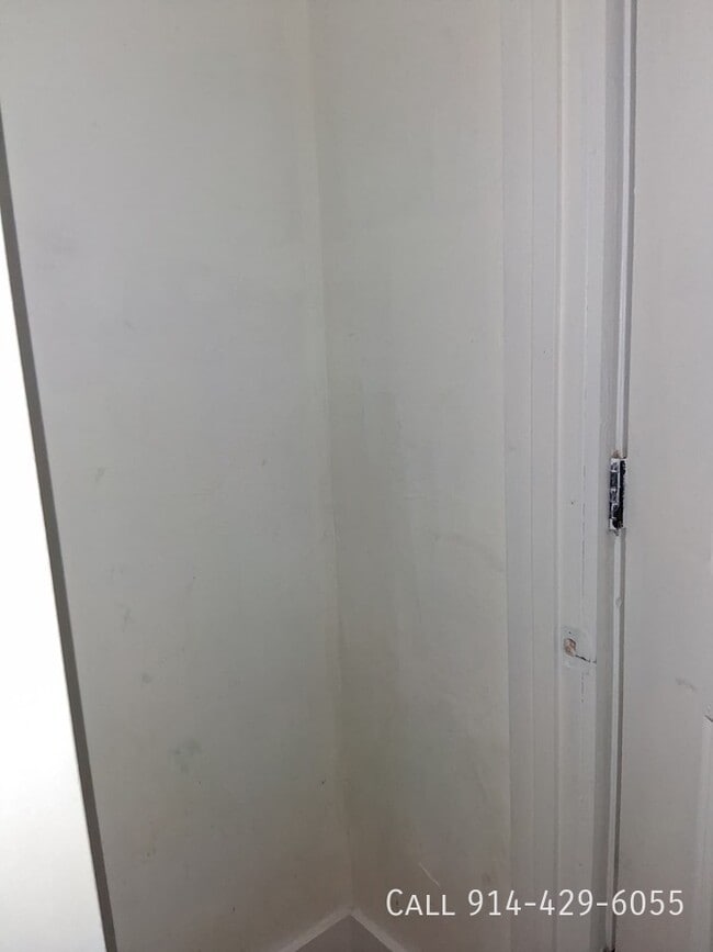 Building Photo - 23 E 4th St