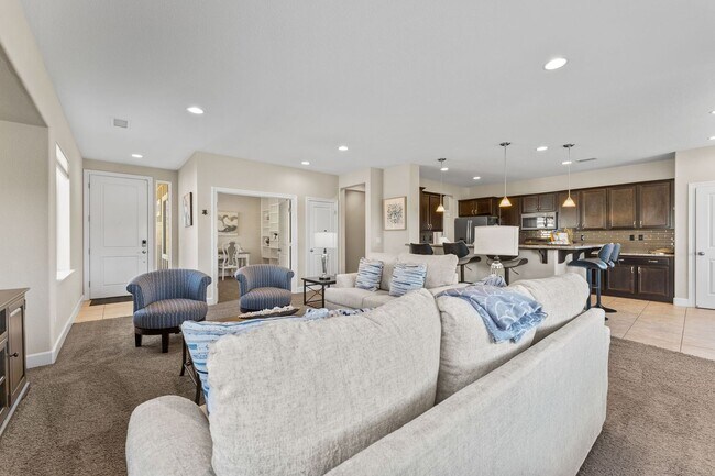 Building Photo - FULLY FURNISHED home available now.