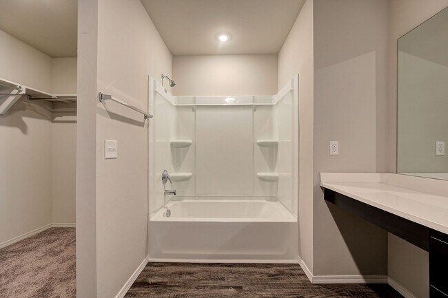 Building Photo - *** $250 MOVE-IN SPECIAL  *** Charming 4-Bed 2-Bath Home in Stillwater! *** $250 MOVE-IN SPECIAL ...