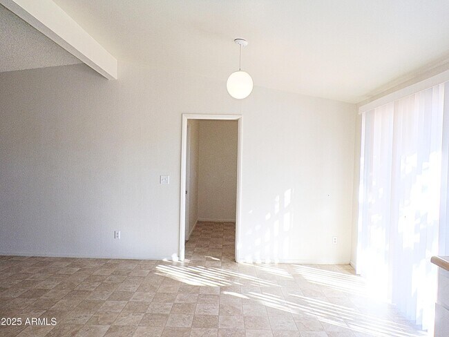 Building Photo - 500 Mallard Cir E