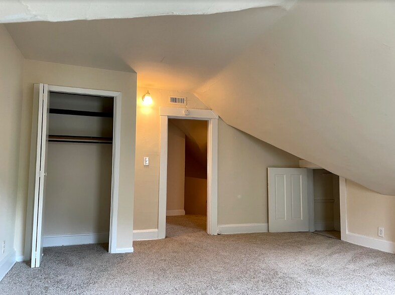 Building Photo - 2618 Eden Ave