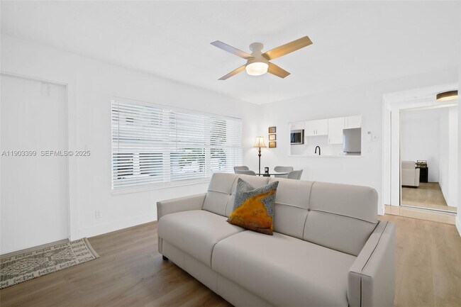 Building Photo - 9241 Collins Ave