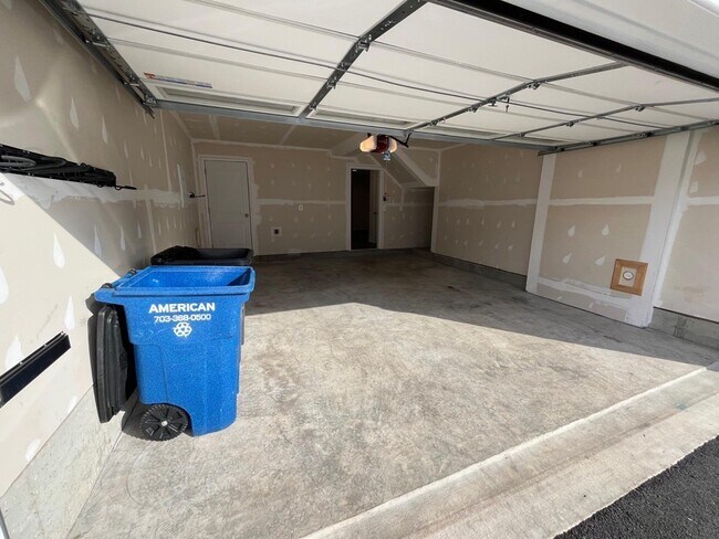 Building Photo - 8196 Maude Ln