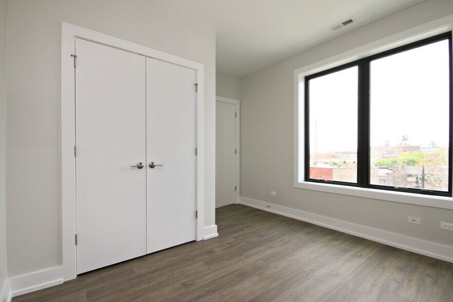 Building Photo - 2111 S Halsted St