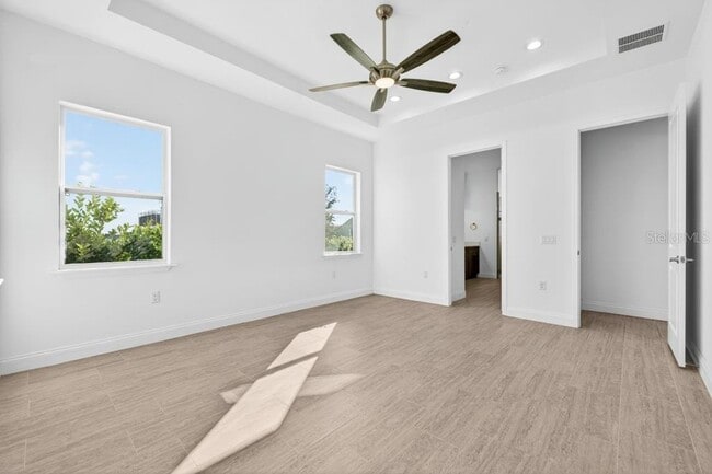 Building Photo - 200 Snowy Orchid Way