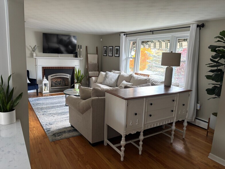 Building Photo - 366 Kensington Rd