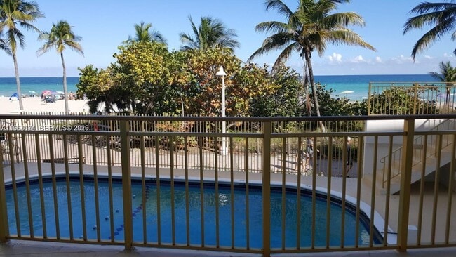 Building Photo - 901 S Surf Rd